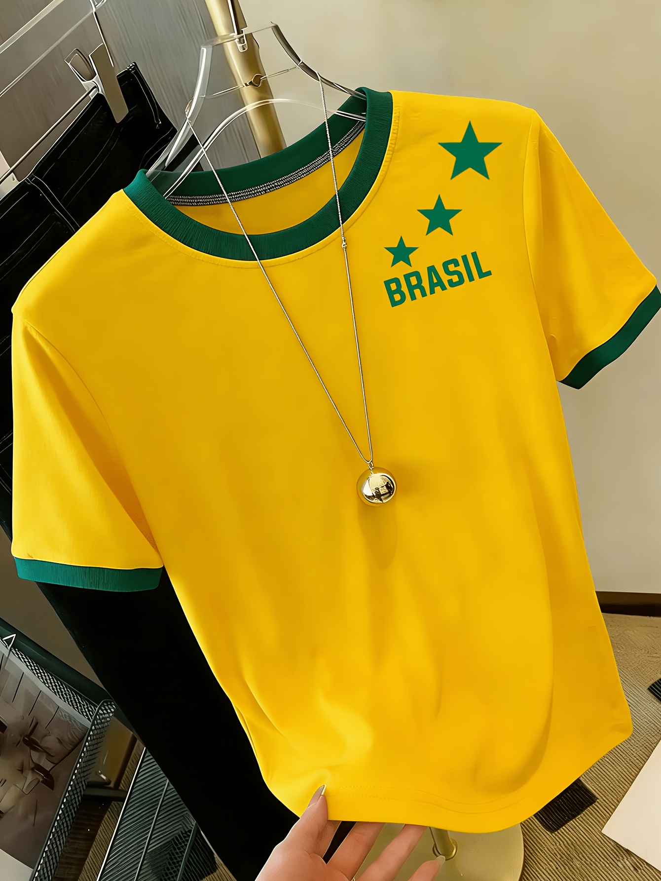 Brazilian Theme Print Bold Letter Design, Individual Pattern Print Casual Daily Round Neck Short Sleeve Contrast Fashion Design Suitable for Sports Walking Dating Women'S Comfortable Top - Image 4