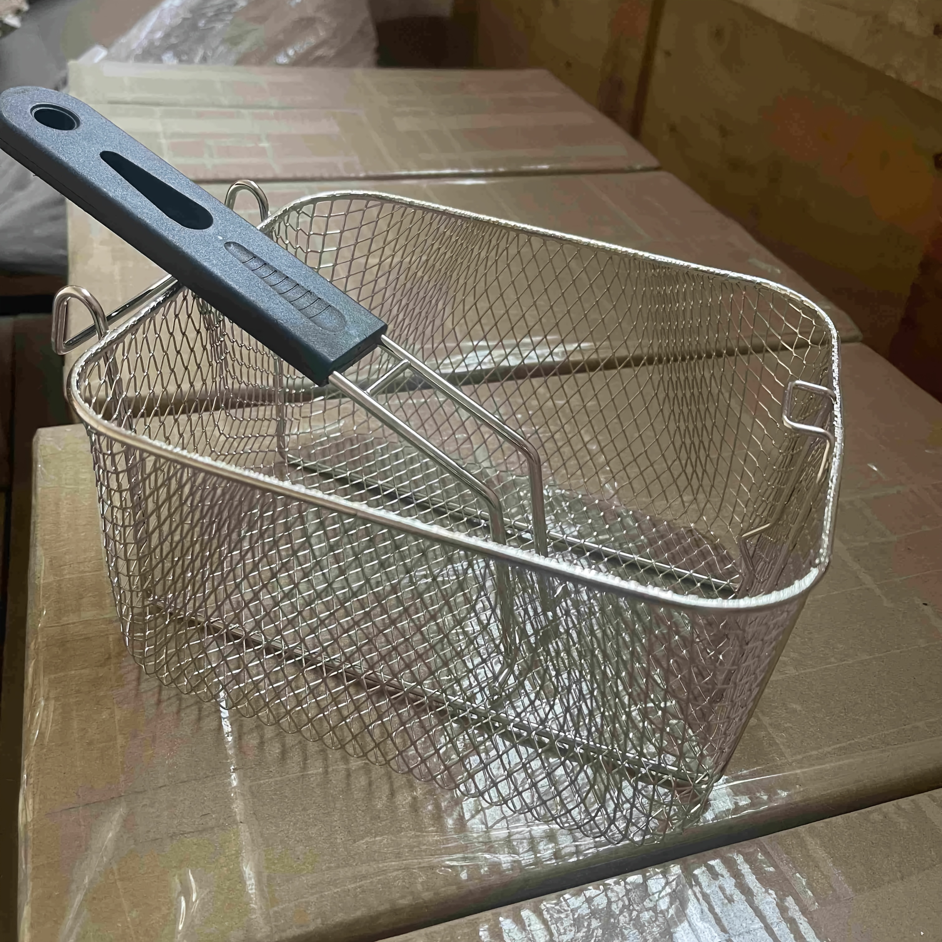 Multi-Functional Stainless Steel Fry Basket with Foldable Handle, Heat-Resistant Mesh, Suitable for Fries, Chicken Wings, and Snacks, Easy to Clean, Cooking Tool for Home and Commercial Kitchens, Frying Tool, Compact Cooking Tool, Easy-Clean Basket - Image 4