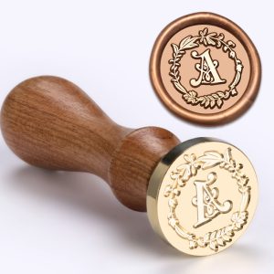 1 Set Wax Seal Stamp Wreath Letter Metal Seal Head+Rosewood Handle, 26 English Letter Fire Paint Seal, Suitable for Wedding Invitations, Envelope Cards, Gift Packaging, Scrapbooks