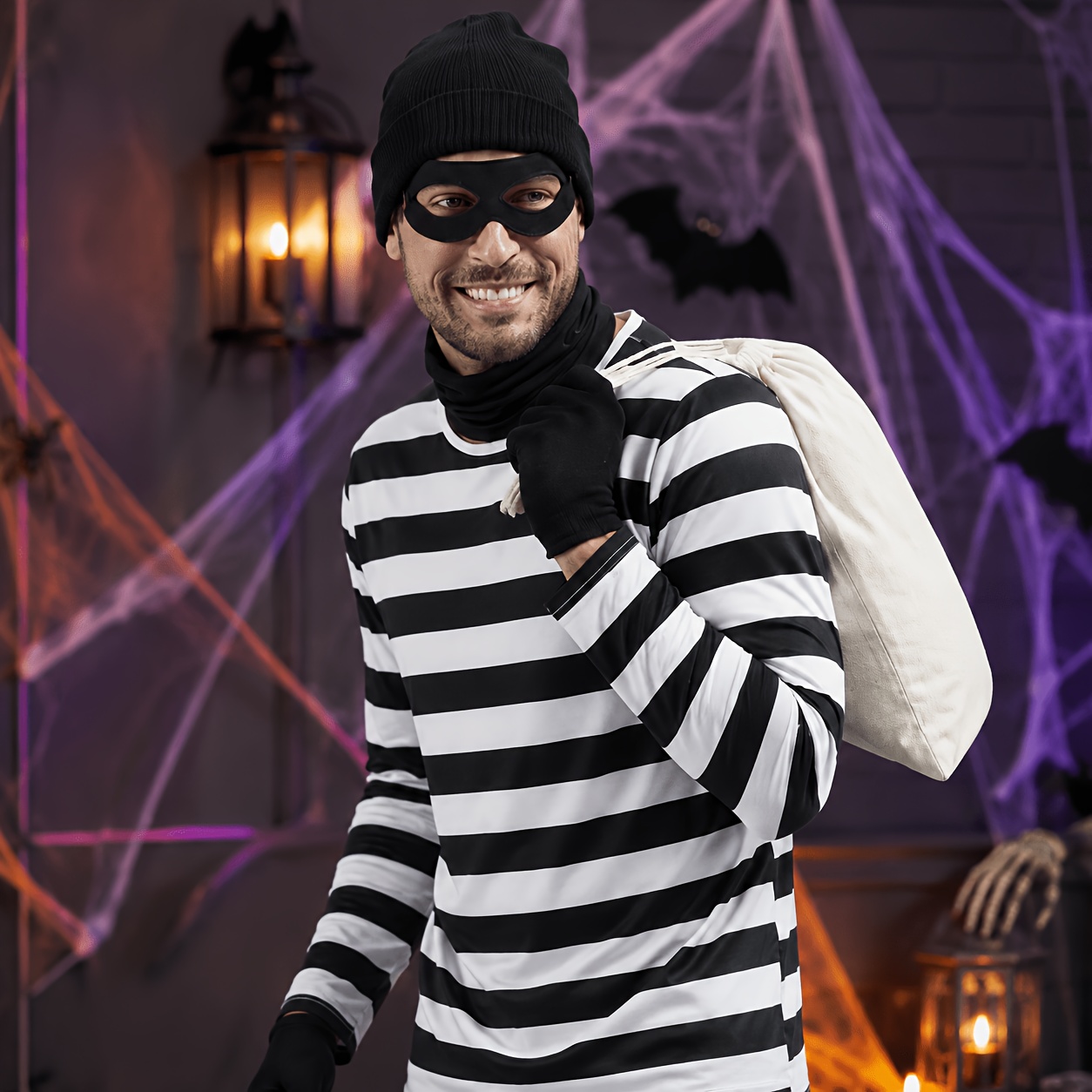 6pcs Halloween Thief Costume Set, Including a Black and White Striped Long-sleeve Top, Black Hat, Face Mask, Strapped Blindfold, Black Gloves, and a Drawstring Money Pouch. Suitable for Halloween Parties and Escape Room Themed Funny Role-playing