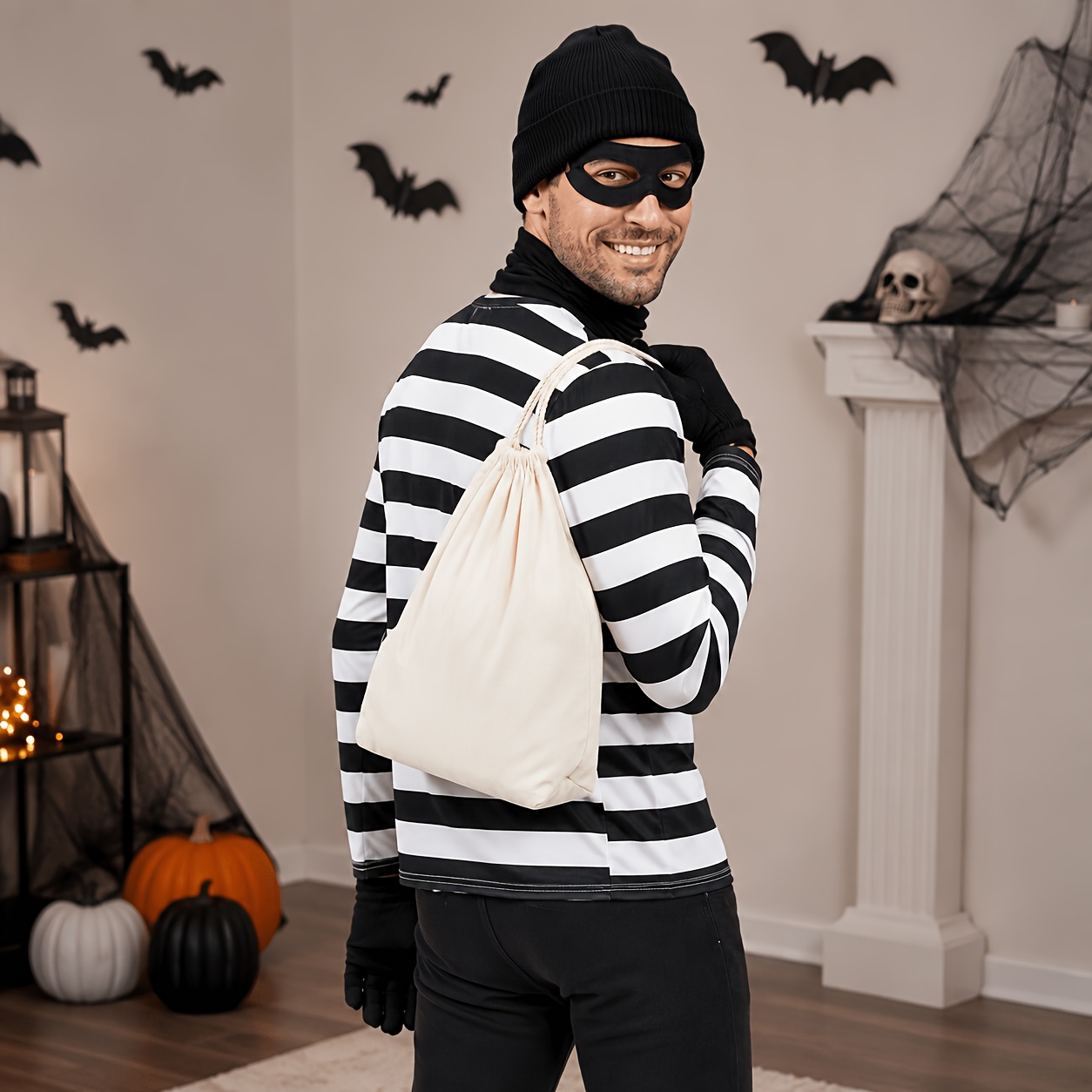 6pcs Halloween Thief Costume Set, Including a Black and White Striped Long-sleeve Top, Black Hat, Face Mask, Strapped Blindfold, Black Gloves, and a Drawstring Money Pouch. Suitable for Halloween Parties and Escape Room Themed Funny Role-playing