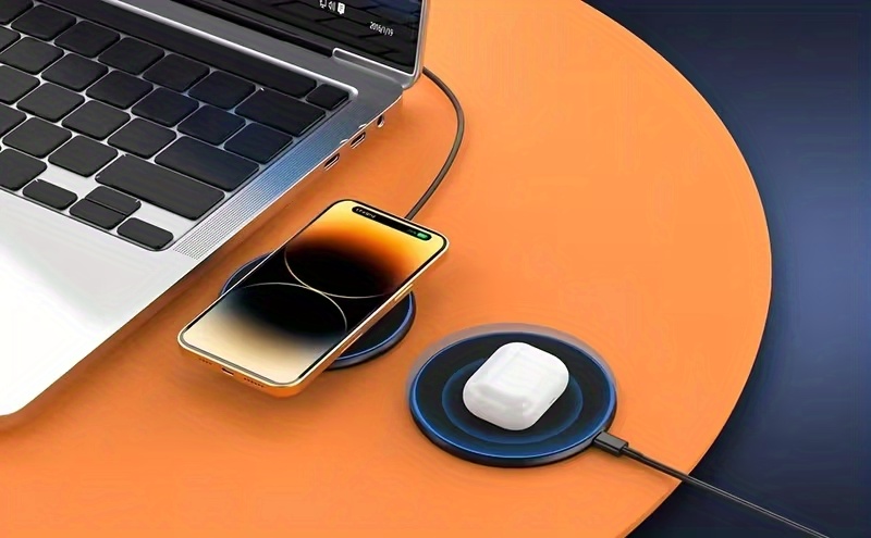 15W Wireless Charger, Suitable for Iphone 17 16 15 14 13 12 11 Pro Max, Other Phones, Inductive Wireless Charging Board, USB Type-C, Very Suitable for Office, Home, Travel, Black And White, Exquisite And Compact, Round And Lightweight Design