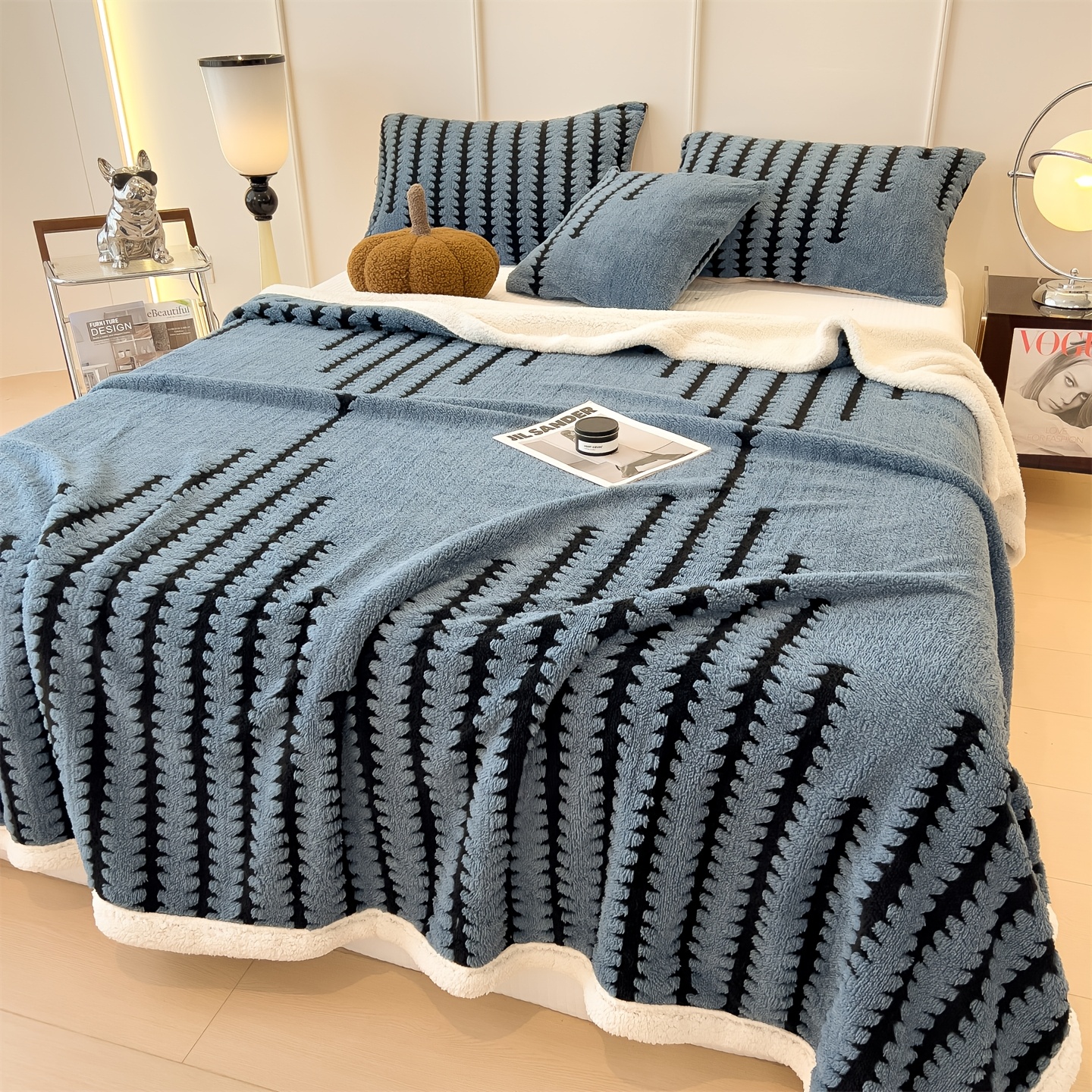 1pc Double-Layer Autumn And Winter Warm Polyester Suitable for Bedrooms, Sofas, Nap Time, Multi-Purpose, Multi-Color Options, Quick Heating Blanket, Exquisite Pattern Design, Preferred Gift
