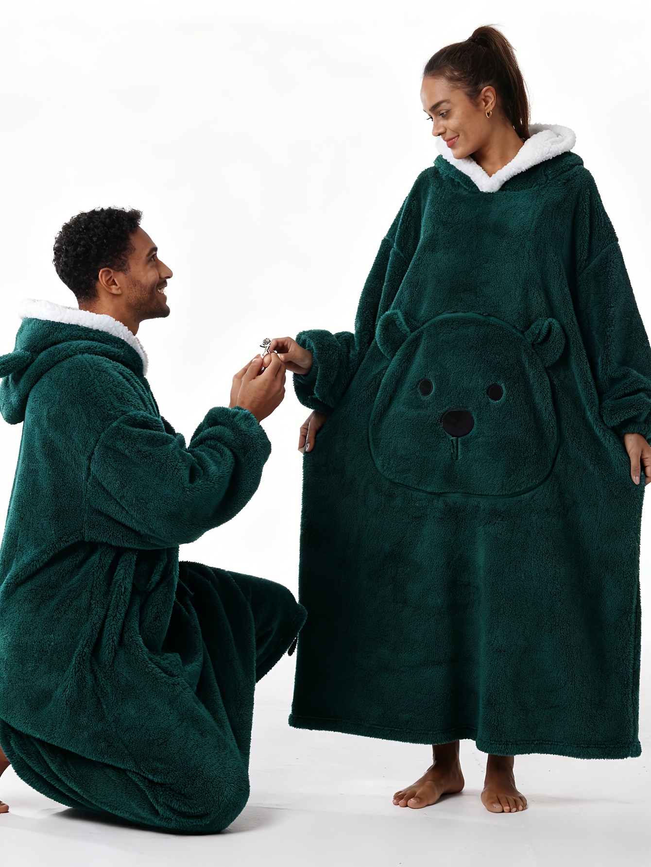 Winter Style--Fleece Style--Christmas--New Year Style--Extra Long, Extra Large, And Extra Thick--Bear Pocket--Men'S Novelty Hoodie--Machine Washable--13 Colors Available--Recommended Height 64.17inch-74.8inch/Recommended Weight 110.23LB-220.46LB--One Size--Suitab