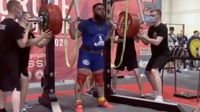 Russian Powerlifter Fractures Both Knees While Trying To Squat Almost 880 Pounds!