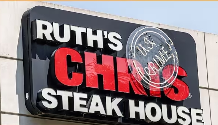 Ruth’s Chris Steak House Dress Code Ignites Internet Debate